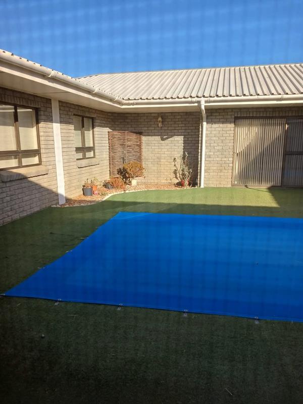 4 Bedroom Property for Sale in Lutzville Western Cape